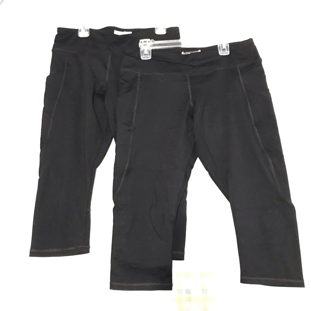 Forever 21 capri leggings with side pockets bundle of 2